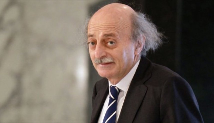 عاجل وصول رئيس الحزب التقدمي الاشتراكي وليد جنبلاط إلى بيت الوسط