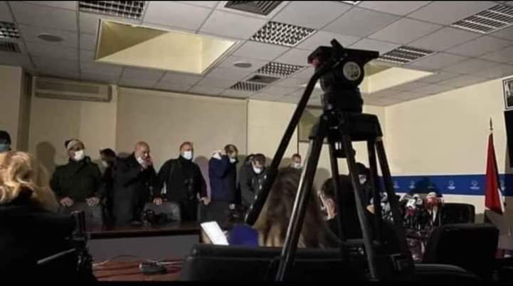 إنقطاع الكهرباء في وزارة الطاقة أثناء التوقيع على إتفاقية لإستجرار الكهرباء من الأردن