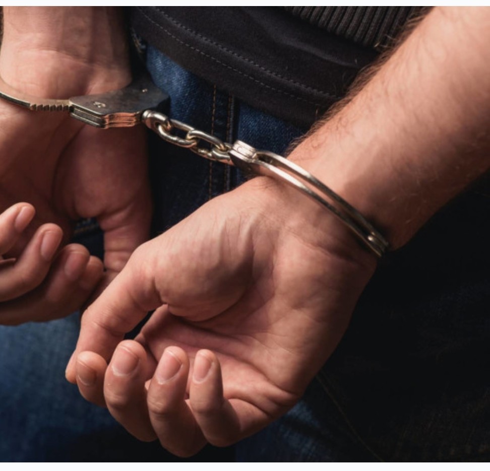ألف عصابة فوقع بقبضة الجيش