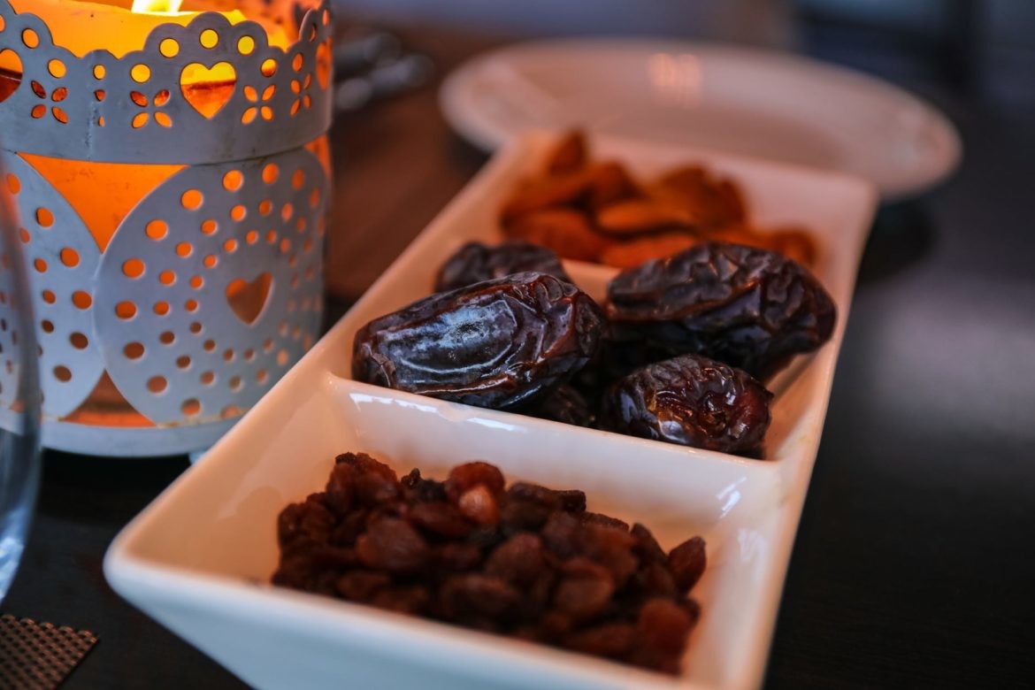 ساعات الصيام الأطول والأقصر بالعالم في رمضان 2022
