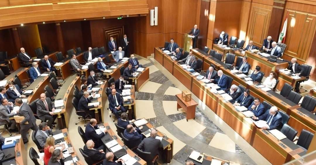 اشكالٌ كبير وكلمات نابية بين النواب خلال الجلسة التشريعية.. هذا ما جرى!